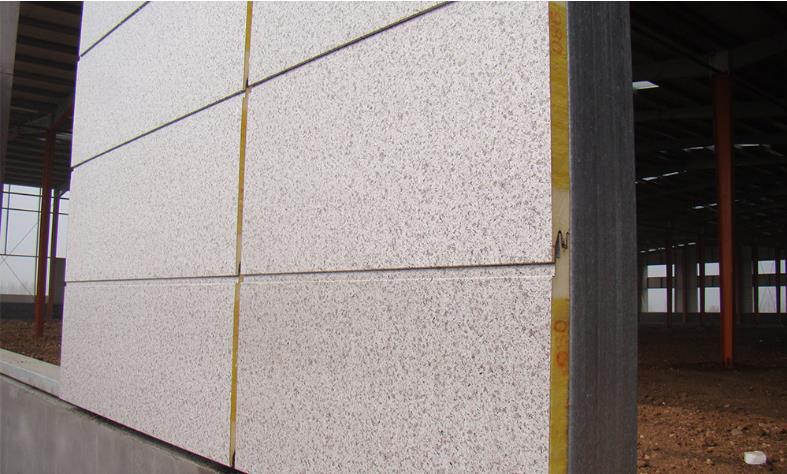 aplicaci&oacute;n de panel s&aacute;ndwich de lana de roca sellado pu