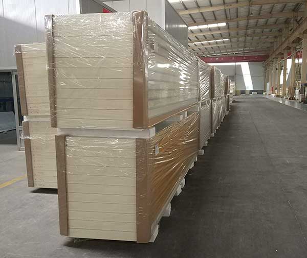 03-PU-sandwich-paneles-paquetes